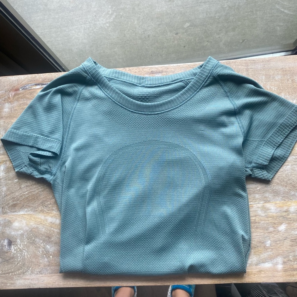 Lululemon t-shirt